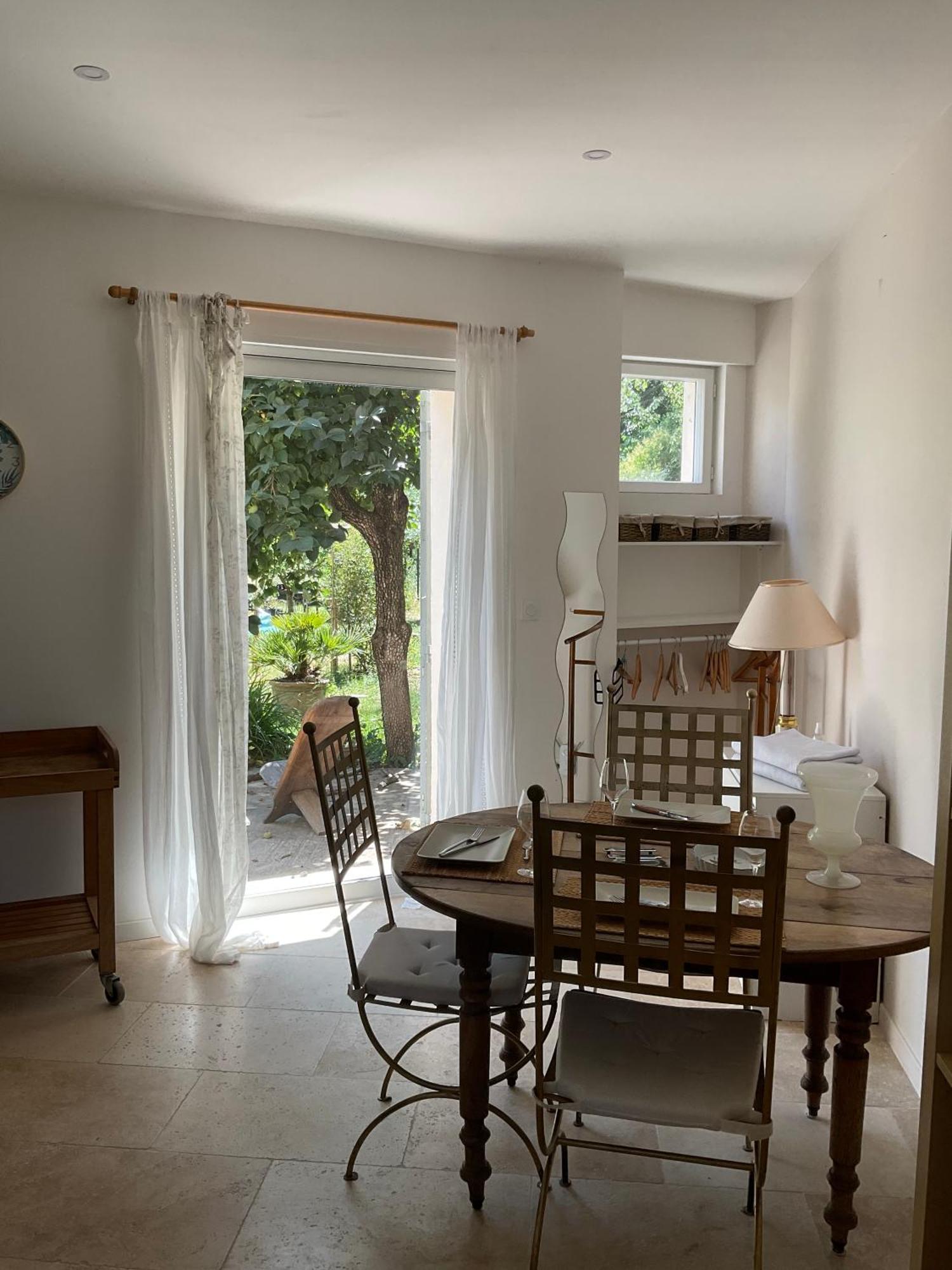 Studio Lumineux Villeneuve-les-Avignon Bagian luar foto
